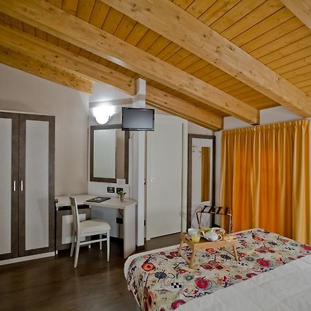 Hotel Lago Di Como Колико Екстериор снимка