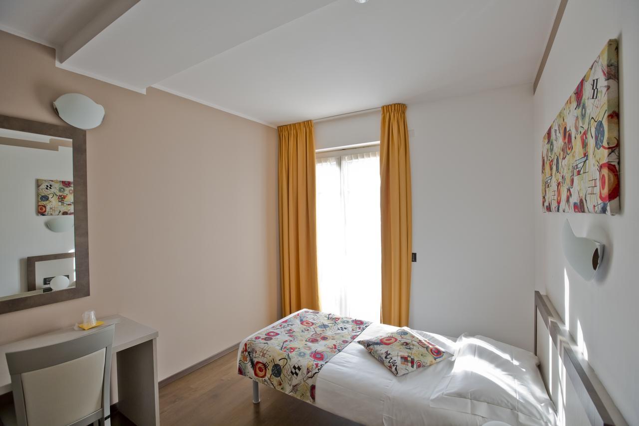 Hotel Lago Di Como Колико Екстериор снимка